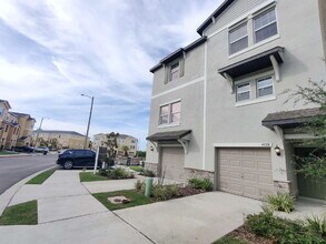 4728 Pickering Harbor Pl in Tampa, FL - Building Photo - Building Photo