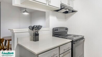 1071 Clayton Ln, Unit M1408 in Austin, TX - Building Photo - Building Photo