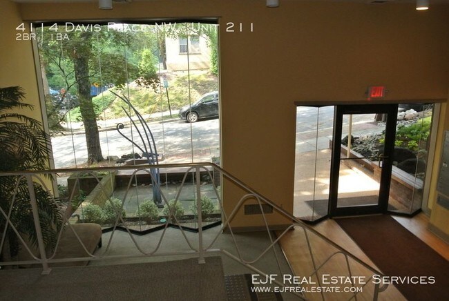 4114 Davis Pl NW in Washington, DC - Building Photo - Building Photo