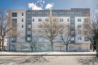 180 Telford St, Unit 404 in Boston, MA - Foto de edificio - Building Photo