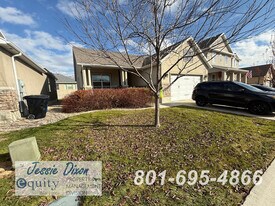 1369 Carriage Chase Dr in Kaysville, UT - Building Photo