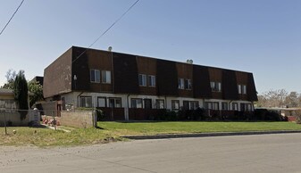 14997 Washington Dr in Fontana, CA - Building Photo