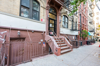 151 S 4th St in Brooklyn, NY - Building Photo - Building Photo