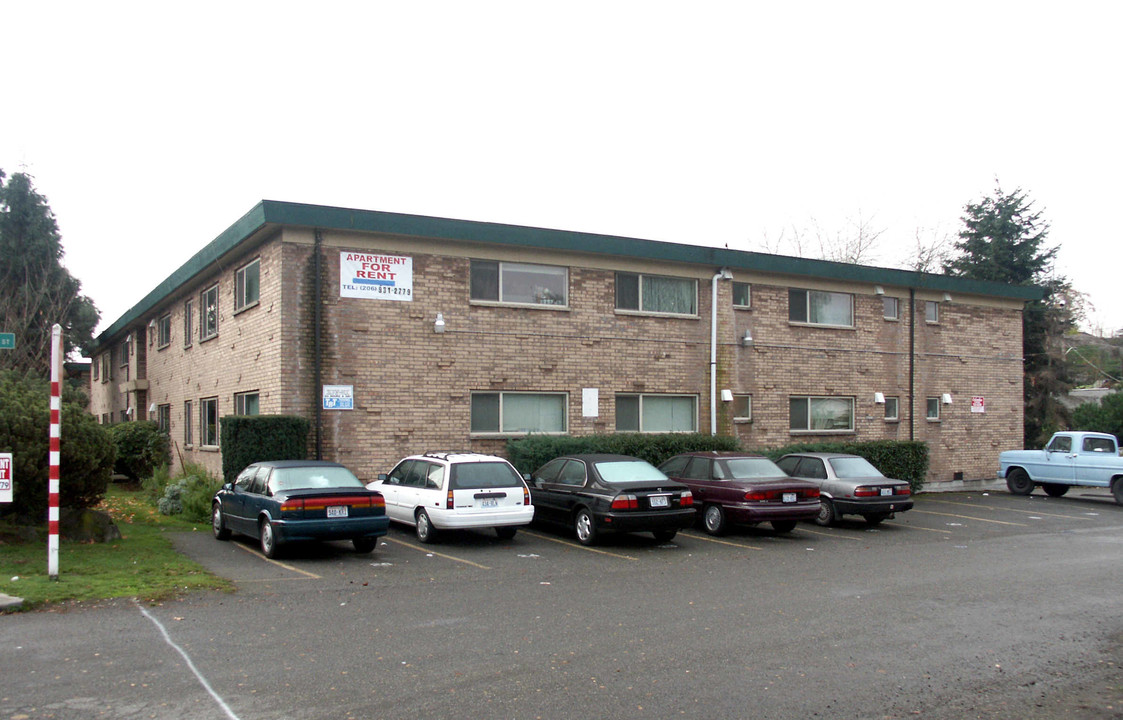 Vienna Apartments in Seattle, WA - Building Photo