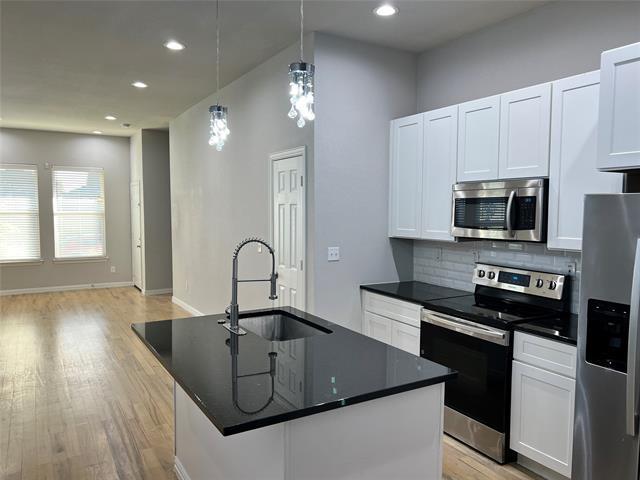 319 W Page Ave in Dallas, TX - Building Photo - Building Photo