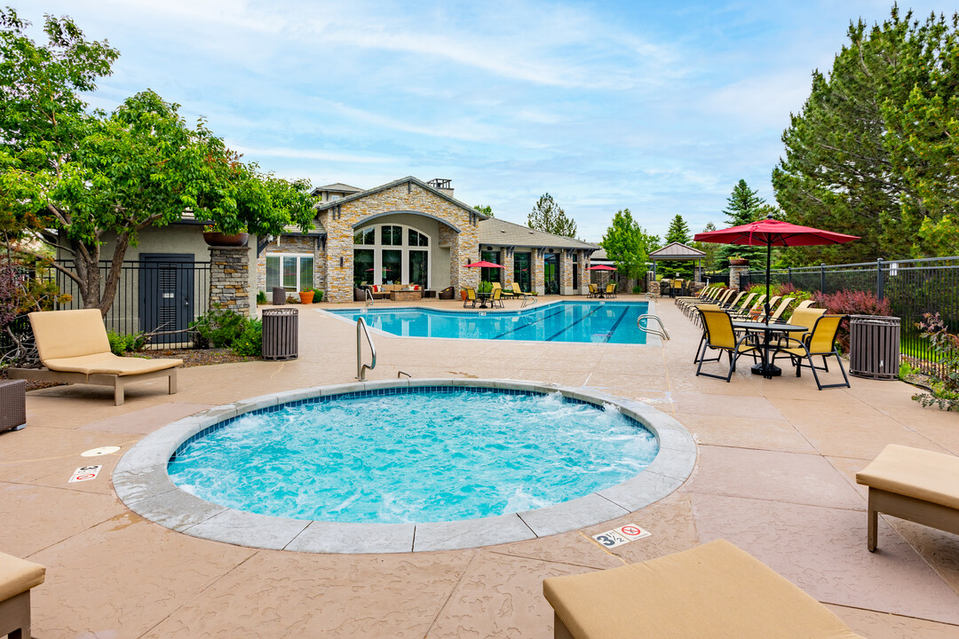 Creekside at Highlands Ranch in Highlands Ranch, CO - Foto de edificio