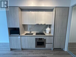 180 Front St E in Toronto, ON - Building Photo - Building Photo