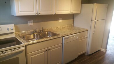 604 Alcazar St SE, Unit C in Albuquerque, NM - Building Photo - Building Photo