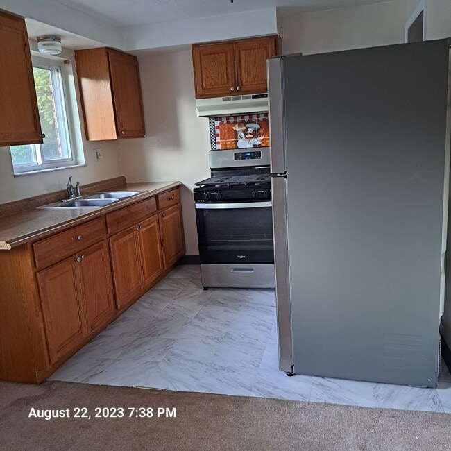 3305 W Run Rd in Munhall, PA - Building Photo - Building Photo