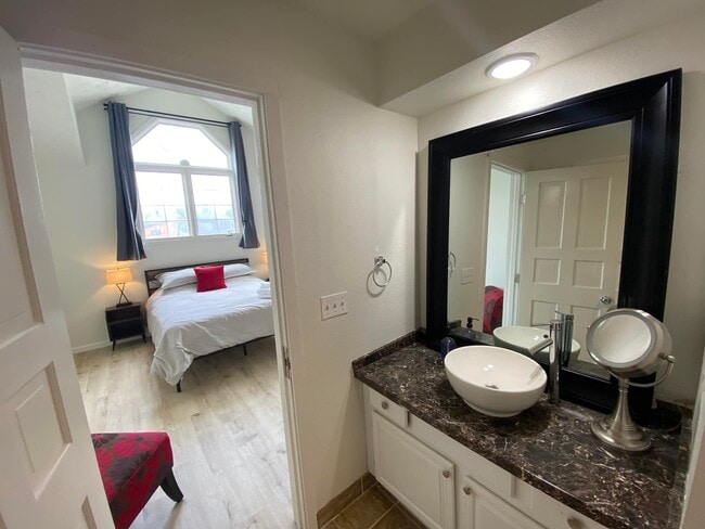 property at 5422 Larkspur Cir