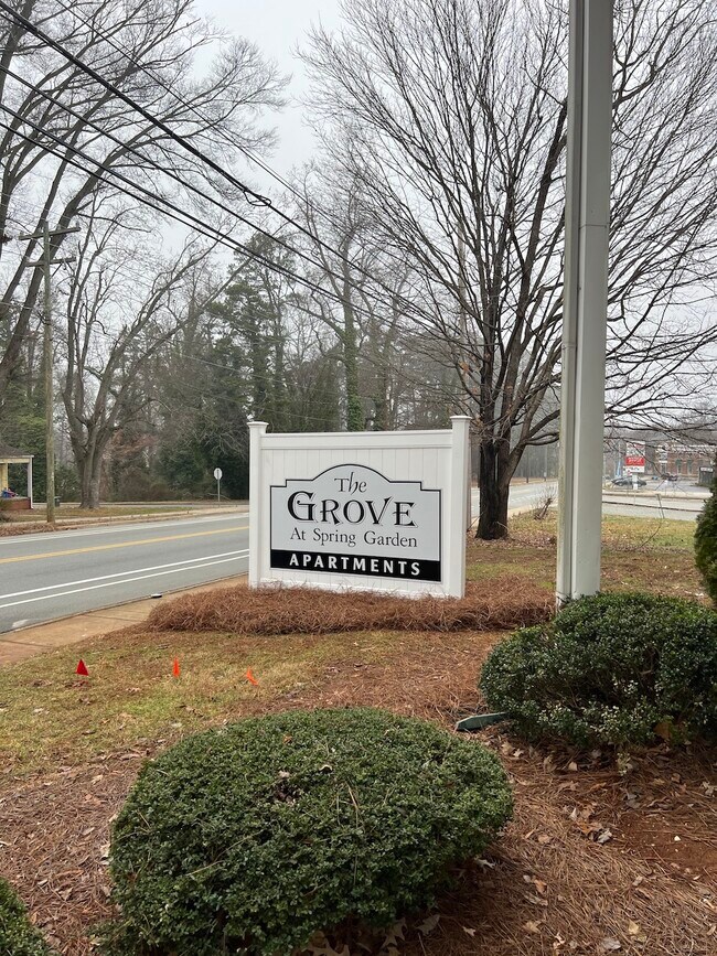 2909 Spring Garden St, Unit 2909-F in Greensboro, NC - Building Photo - Building Photo