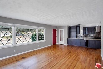 12127 Aneta St in Culver City, CA - Foto de edificio - Building Photo