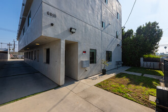 6810 Simpson Ave in North Hollywood, CA - Building Photo - Building Photo