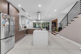 3048 SW 18th St in Miami, FL - Building Photo - Building Photo