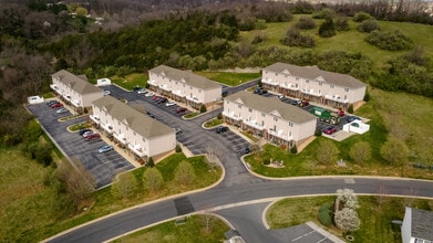 1009 Seth Drive in Staunton, VA - Foto de edificio - Primary Photo