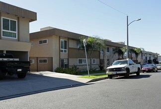 3216 W 99th St in Inglewood, CA - Building Photo - Building Photo