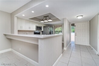 135 Cypress Way E in Naples, FL - Building Photo - Building Photo