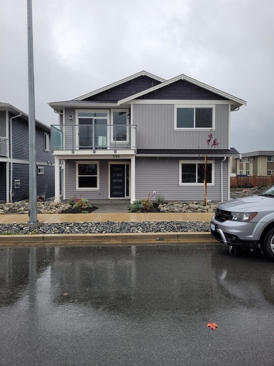 596 Lance Pl in Nanaimo, BC - Building Photo