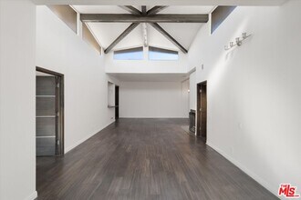 2175 S Beverly Glen Blvd in Los Angeles, CA - Building Photo - Building Photo