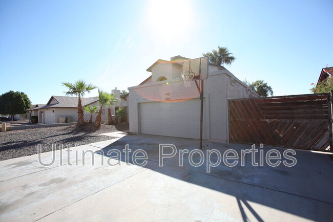 6337 W Turquoise Ave in Glendale, AZ - Foto de edificio - Building Photo