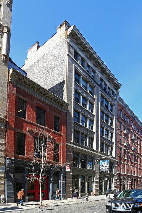 Cooperative in New York, NY - Building Photo