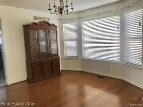 37147 Evergreen Dr in Sterling Heights, MI - Building Photo - Building Photo