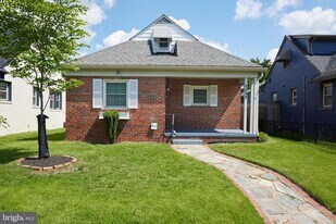 2208 S St NE in Washington, DC - Building Photo