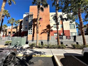 71 E Agate Ave, Unit 207 in Las Vegas, NV - Building Photo - Building Photo