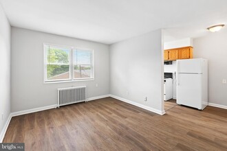 39 Mississippi Ave SE, Unit E in Washington, DC - Building Photo - Building Photo