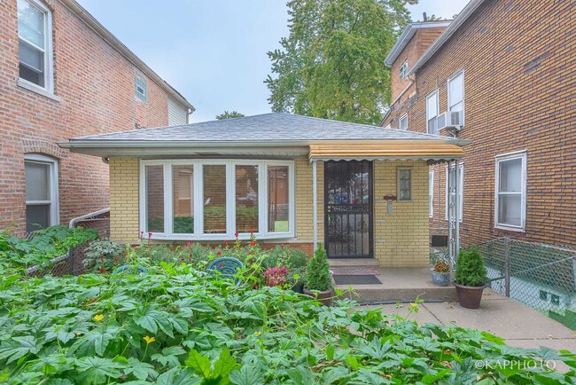 property at 3250 S Paulina St