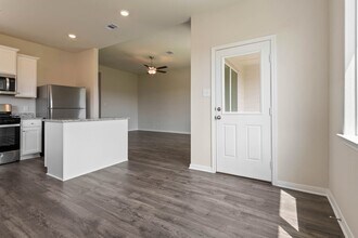 10391 Red Cardinal Dr in Cleveland, TX - Building Photo - Building Photo