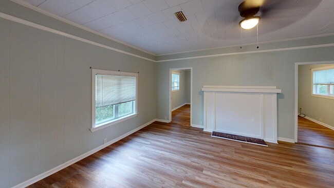 1433 N 61st Ave in Pensacola, FL - Foto de edificio - Building Photo