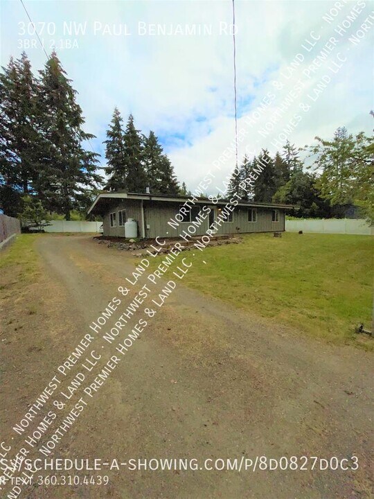 3070 NW Paul Benjamin Rd in Bremerton, WA - Building Photo