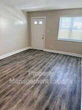 1841 N Dinwiddie St in Arlington, VA - Foto de edificio - Building Photo