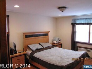 298 Luddington Ave in Clifton, NJ - Foto de edificio - Building Photo