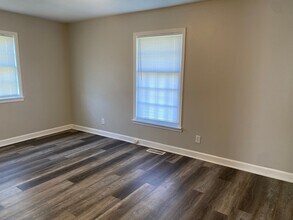 1608 Hollywood Dr, Unit E in Jackson, TN - Building Photo - Building Photo