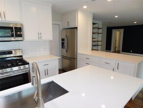 12009 Swallow Dr in Austin, TX - Building Photo - Building Photo