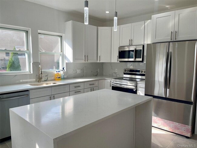 26 Meadowbrook Pl in Yonkers, NY - Foto de edificio - Building Photo