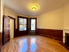 293 Newbury St, Unit 2A in Boston, MA - Building Photo - Building Photo