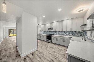 10022 Oxfordshire Ln SW in Ft. Myers, FL - Building Photo