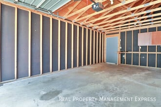 Lovely 2 Bedroom 2.5 Bathroom Townhome in Sioux Falls, SD - Building Photo - Building Photo