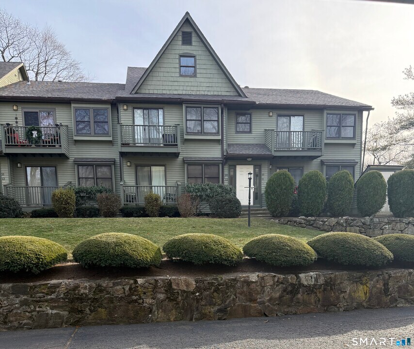 462 Glendale Ave in Bridgeport, CT - Building Photo