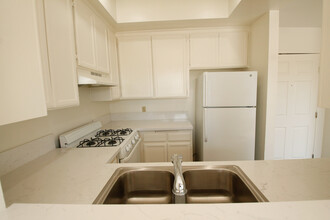 Fulton Apartments in Sherman Oaks, CA - Building Photo - Building Photo