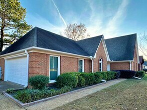 7475 Kingsland Dr in Memphis, TN - Building Photo - Building Photo