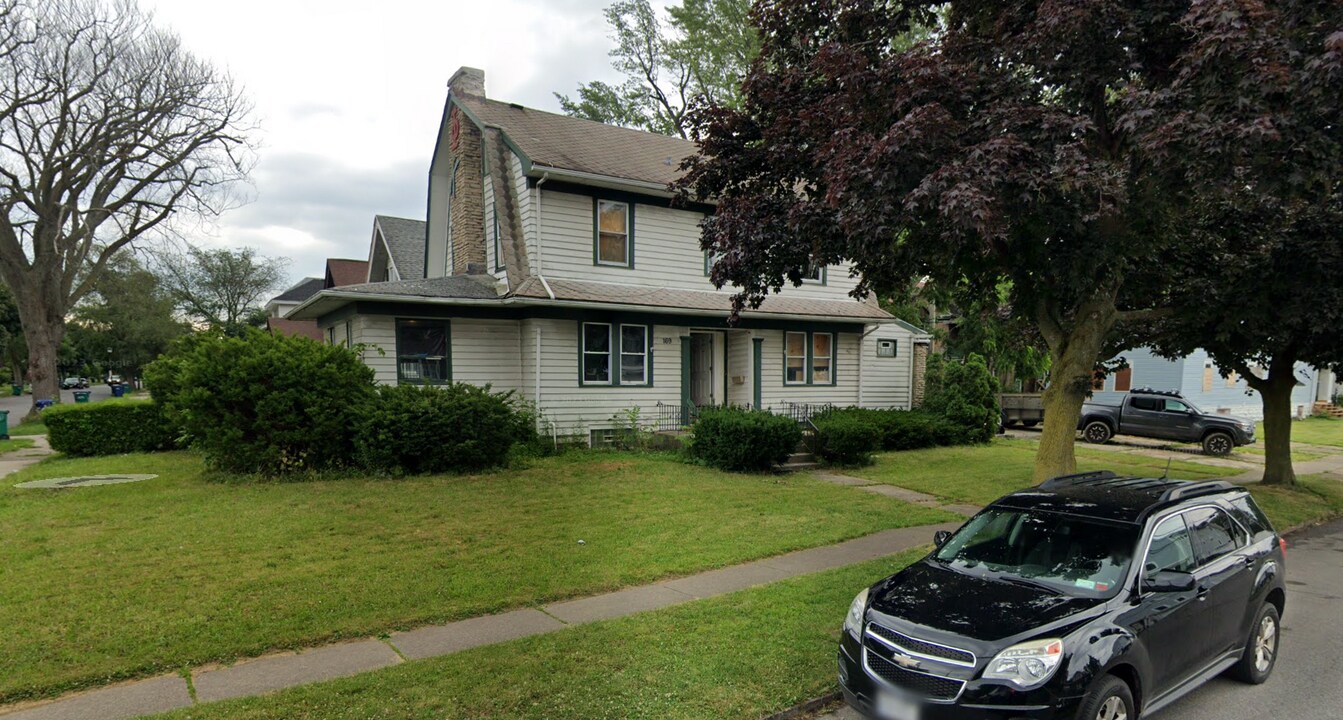 169 Highgate Ave in Buffalo, NY - Foto de edificio