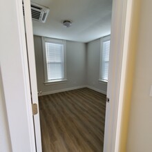 2833 30th St, Unit 2833 upstairs in Sacramento, CA - Building Photo - Building Photo