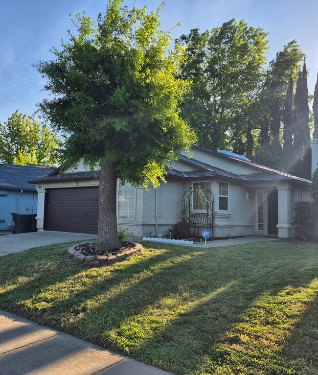 8544 Travary Way in Antelope, CA - Building Photo - Building Photo