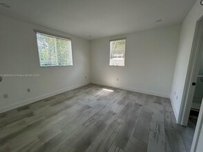 3823 Thomas Ave in Miami, FL - Building Photo - Building Photo