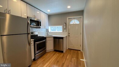 2321 E Cabot St in Philadelphia, PA - Building Photo - Building Photo