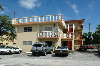 6031 W Flagler St in Miami, FL - Building Photo - Building Photo